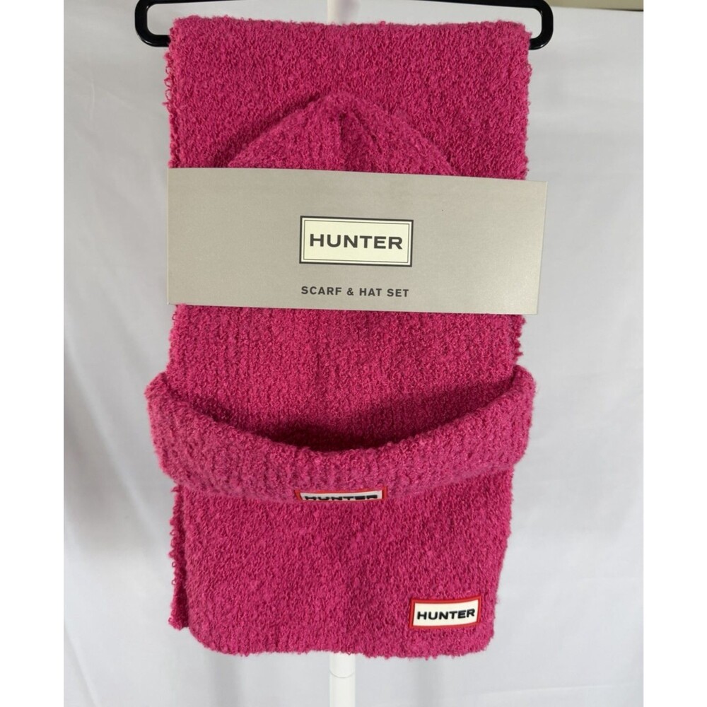 NWT Hunter Boucle Scarf and Hat Set Magenta Pink Winter Beanie Gift Box Set